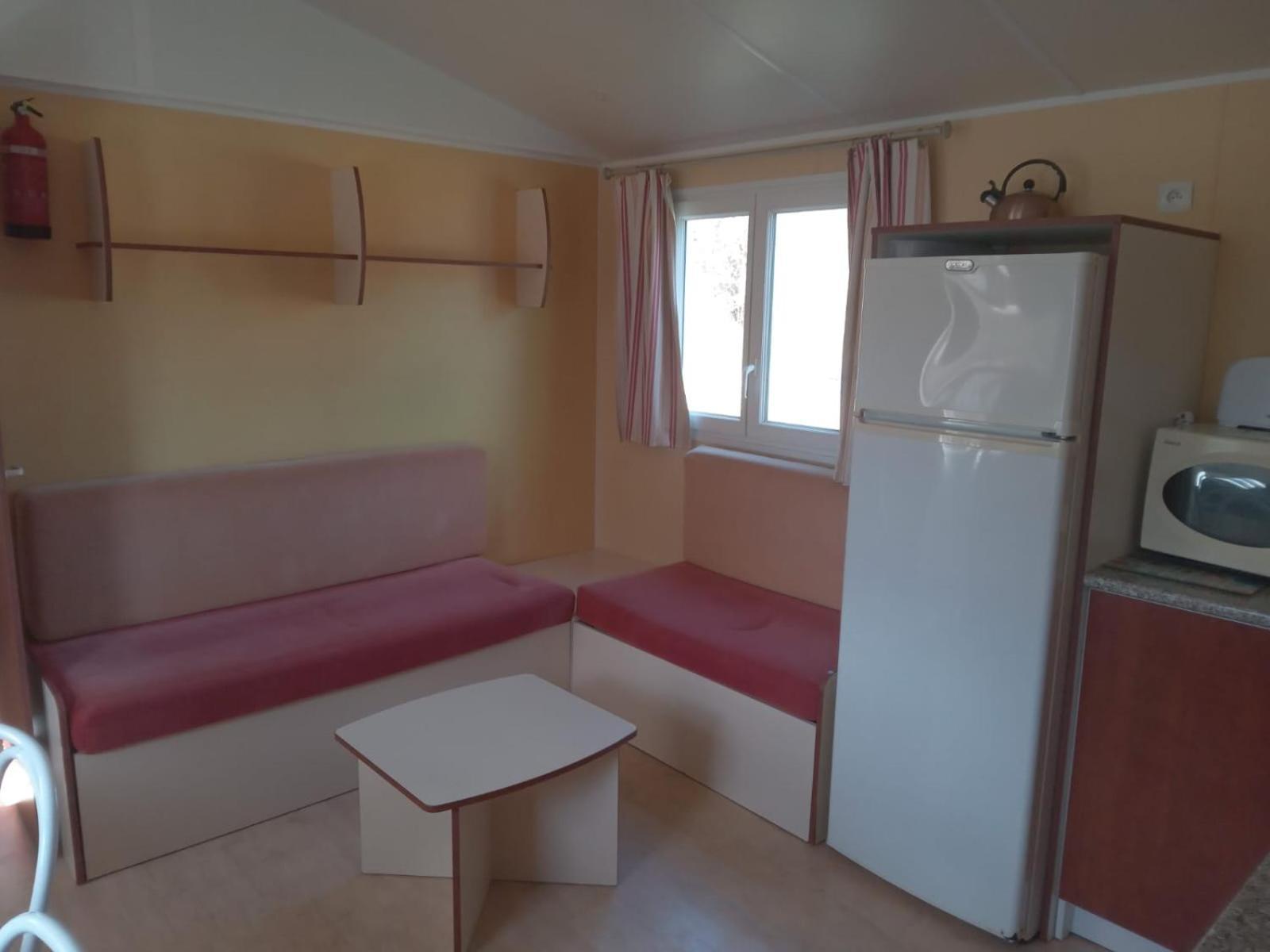 Mobile Home Sleeps 4 Monsec Kültér fotó